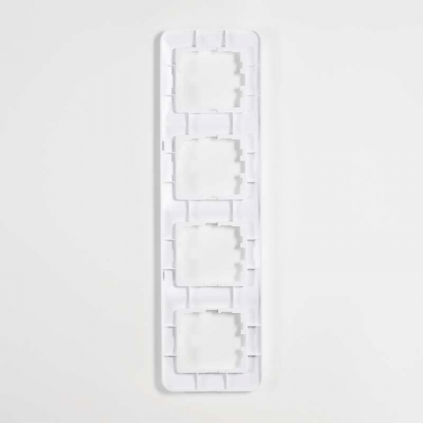Рамка 4-м Karina Life вертикал. бел. LEZARD 708-0200-154
