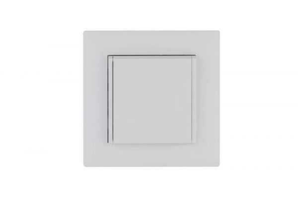 Розетка 1-м с крышкой Karea RIZZ с заземл. бел. Makel 88001029